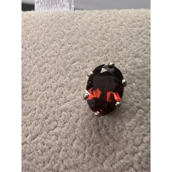 Oval cut red zircon sterling silver stud earrings - Picture 2 of 11